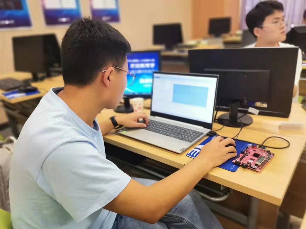 AI 神经网络在 FPGA 上的并行计算图示