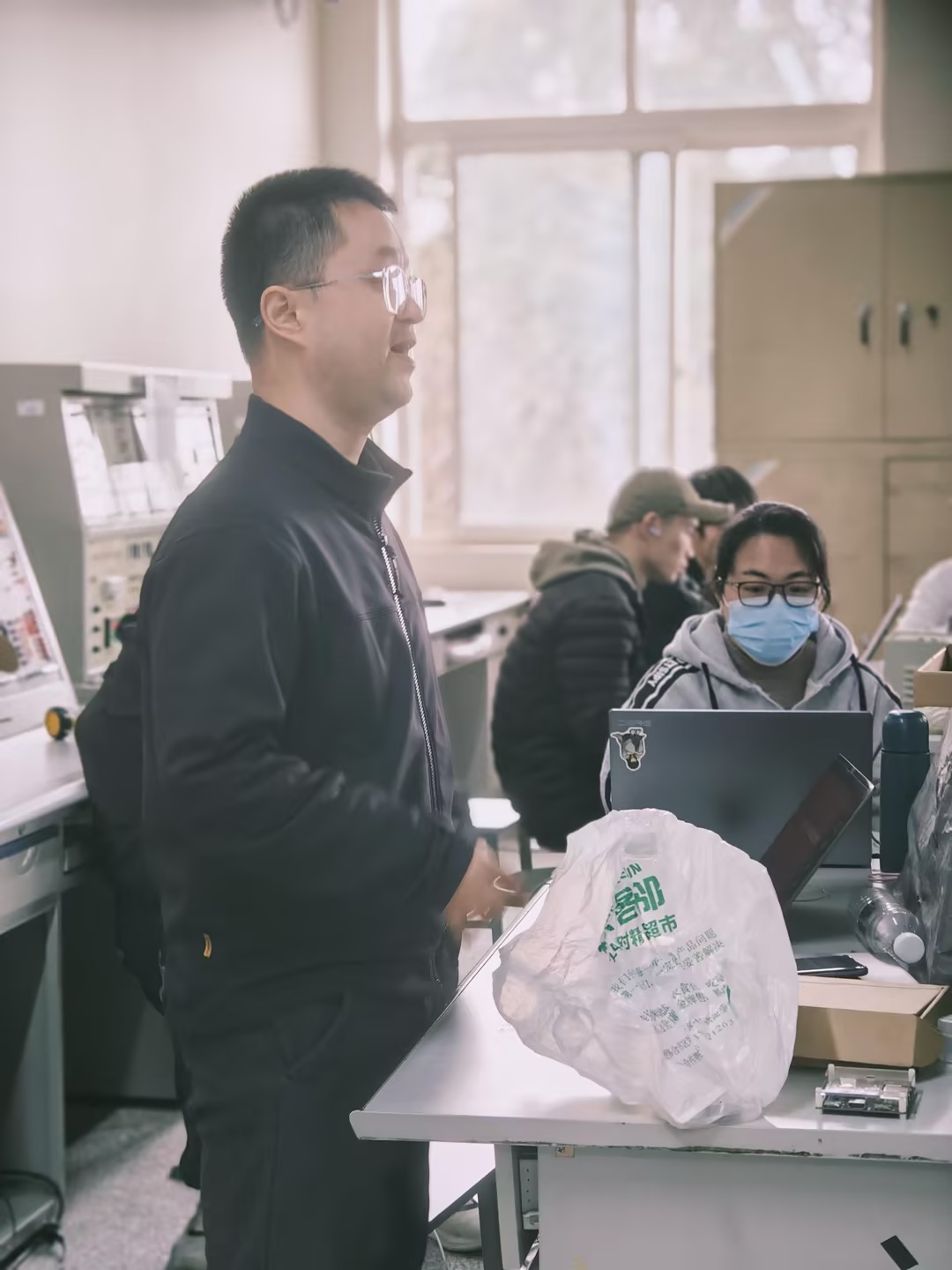 FPGA行业人才缺口与高薪趋势图表