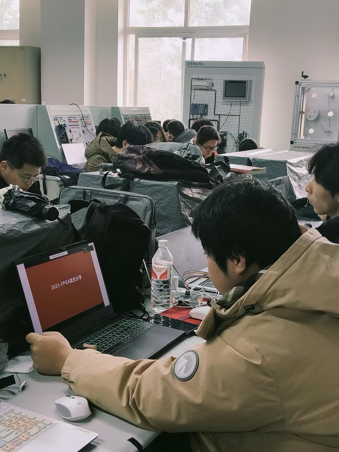 FPGA技术在各领域的应用示意图