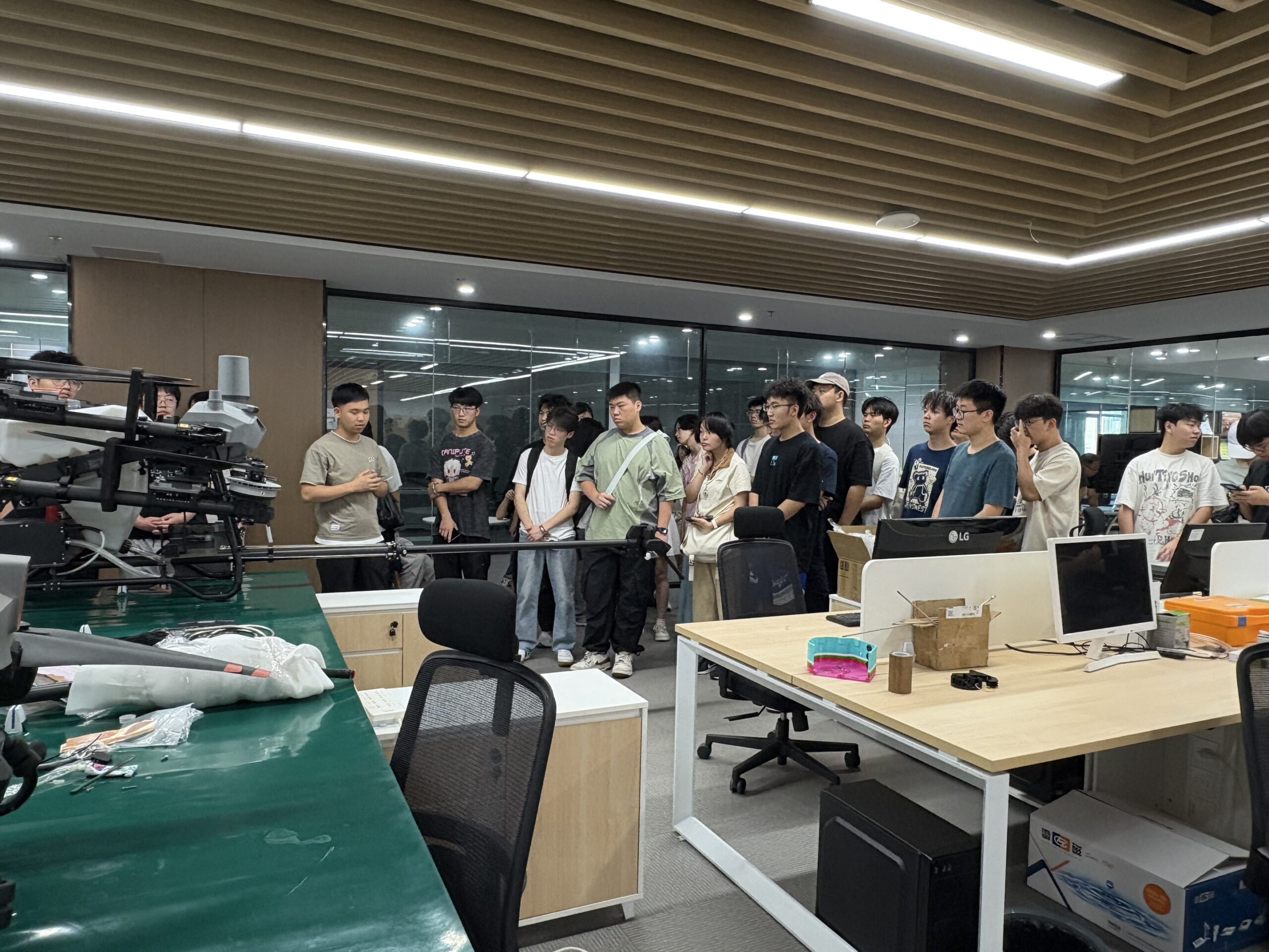 Drone simulating intelligent logistics delivery scene