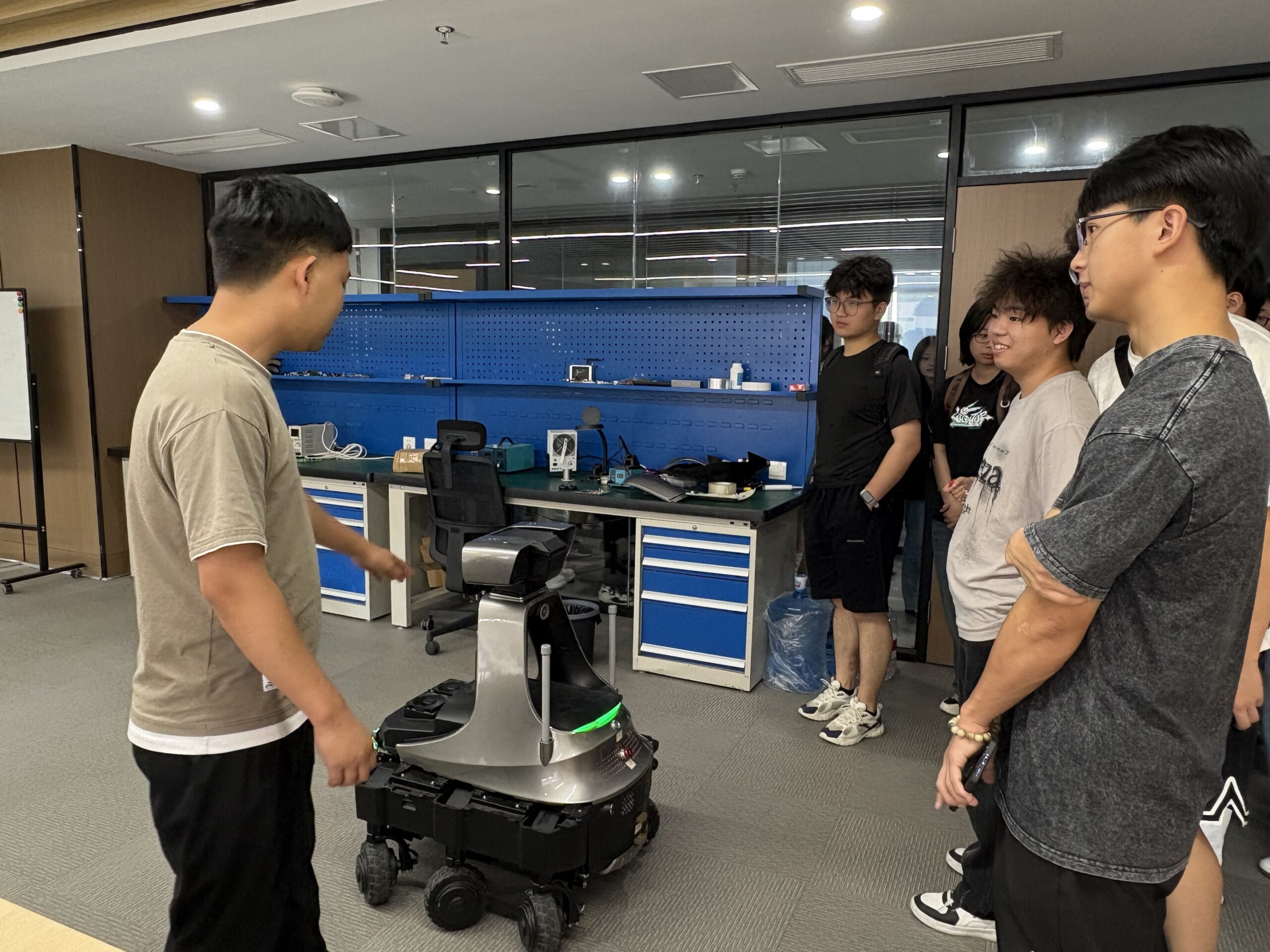 Service robot performing voice interaction and path planning tasks