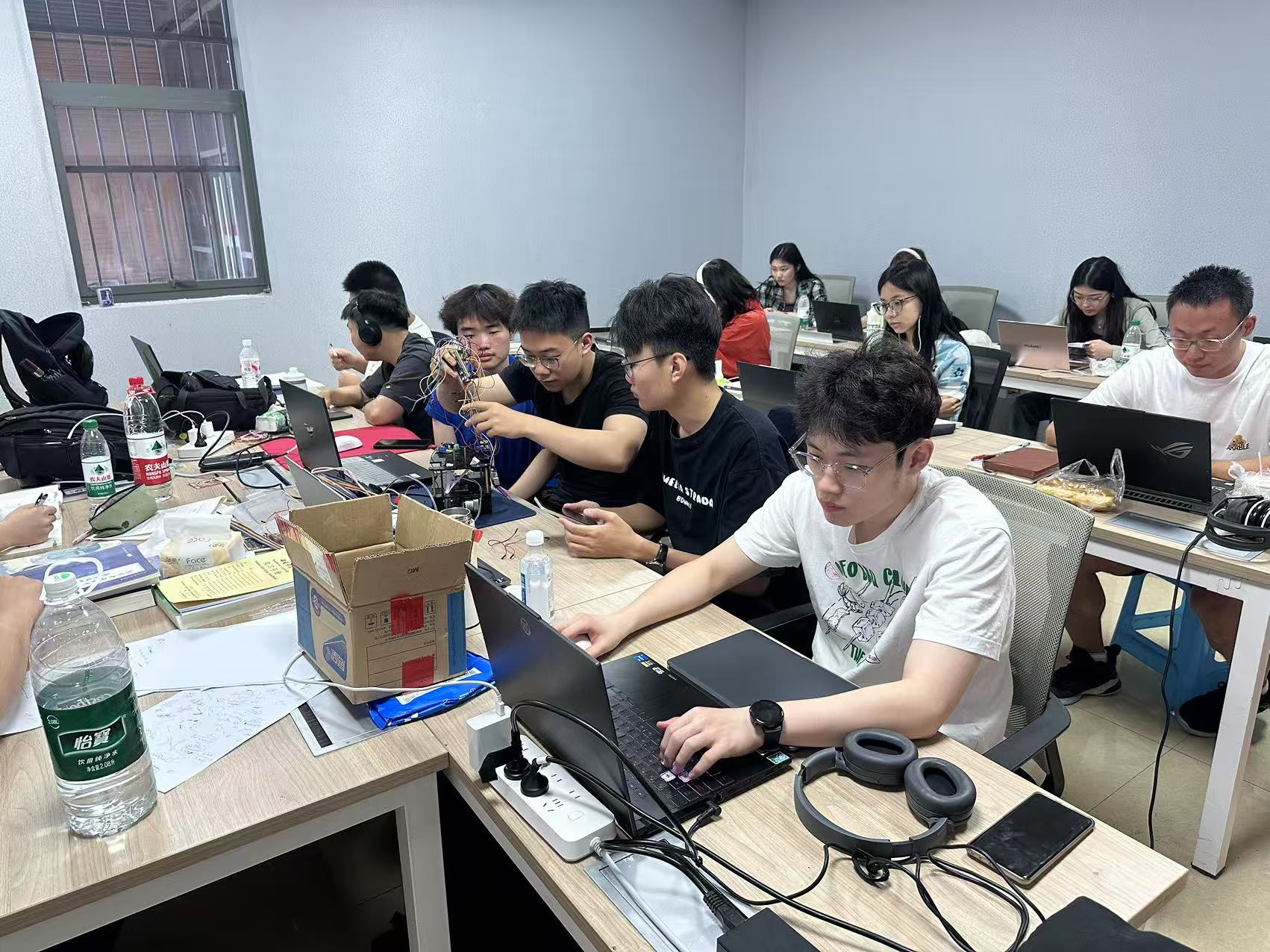 FPGA开发岗位需求增长与人才缺口数据图表