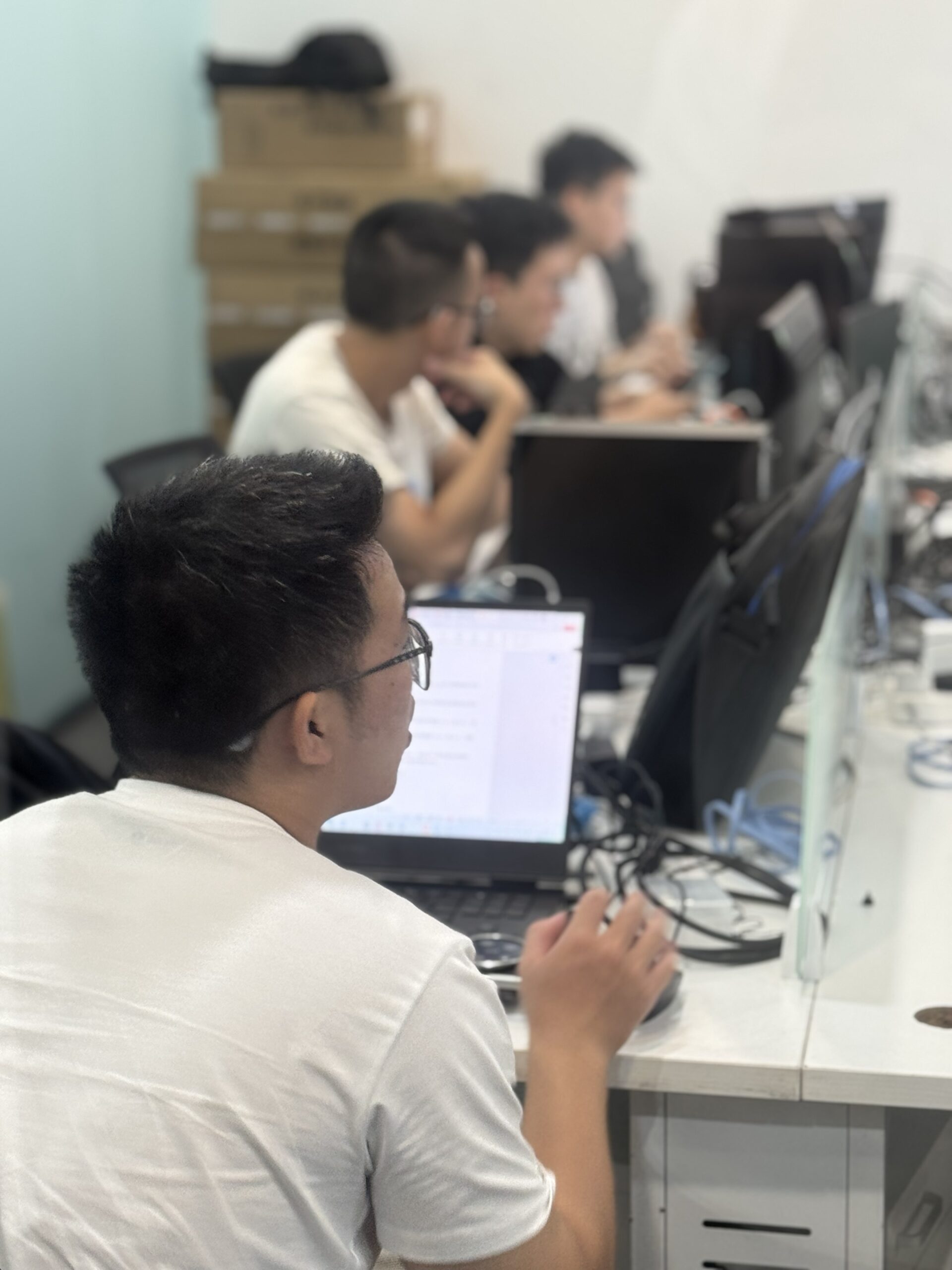 分层教学与课程结构示意图