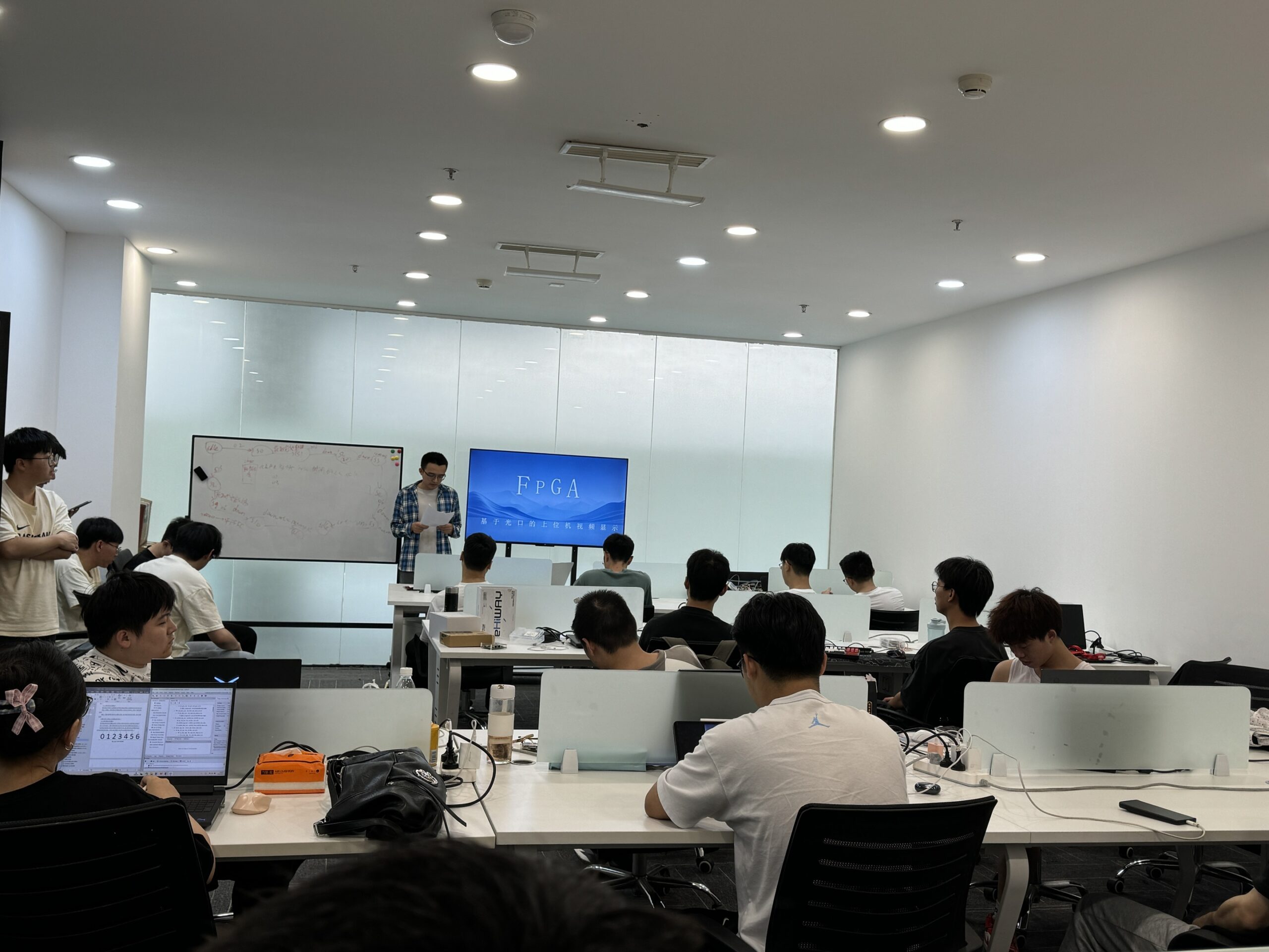 学员就业成果与合作伙伴展示