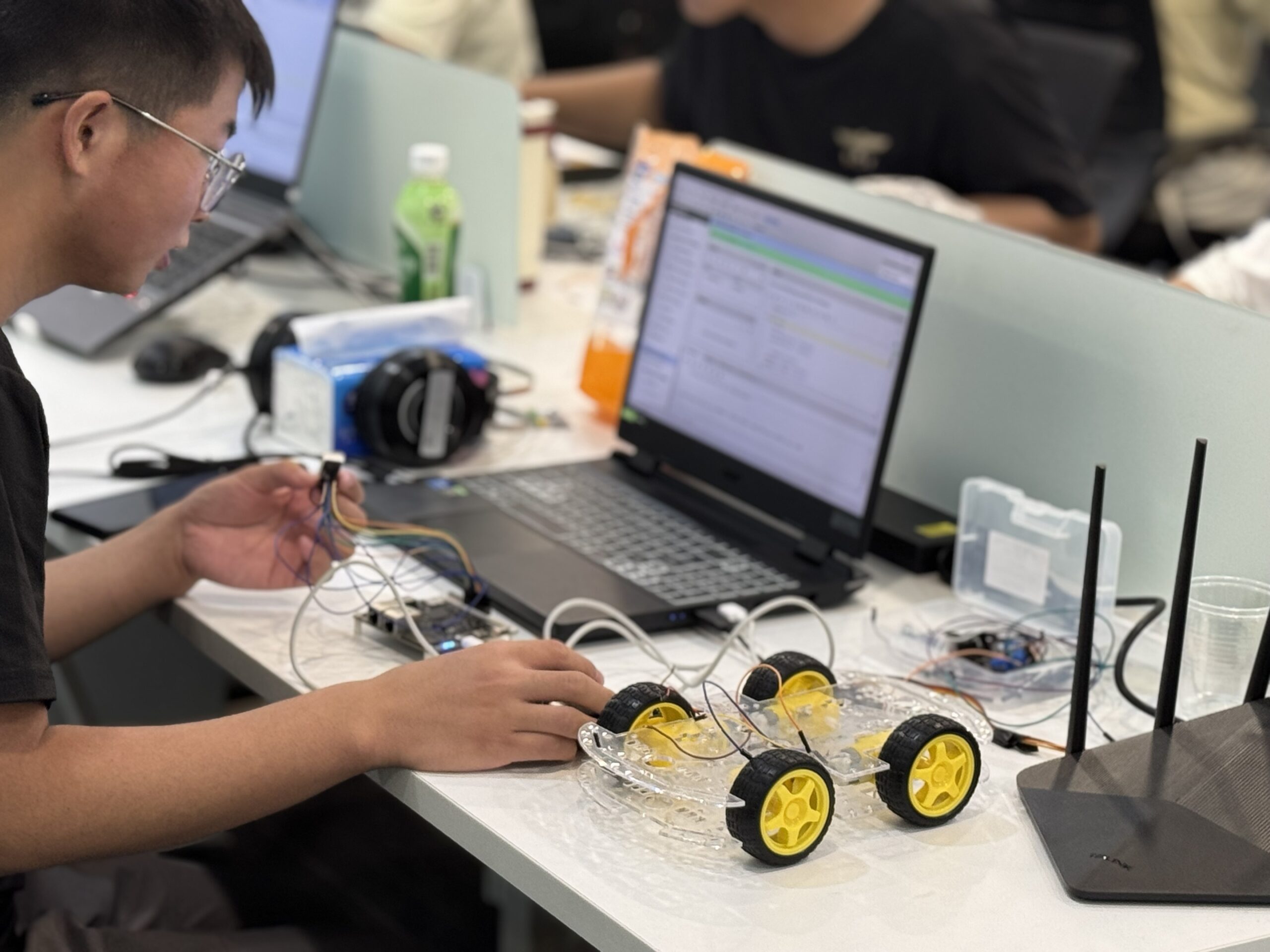 企业导师为学员提供在线技术支持