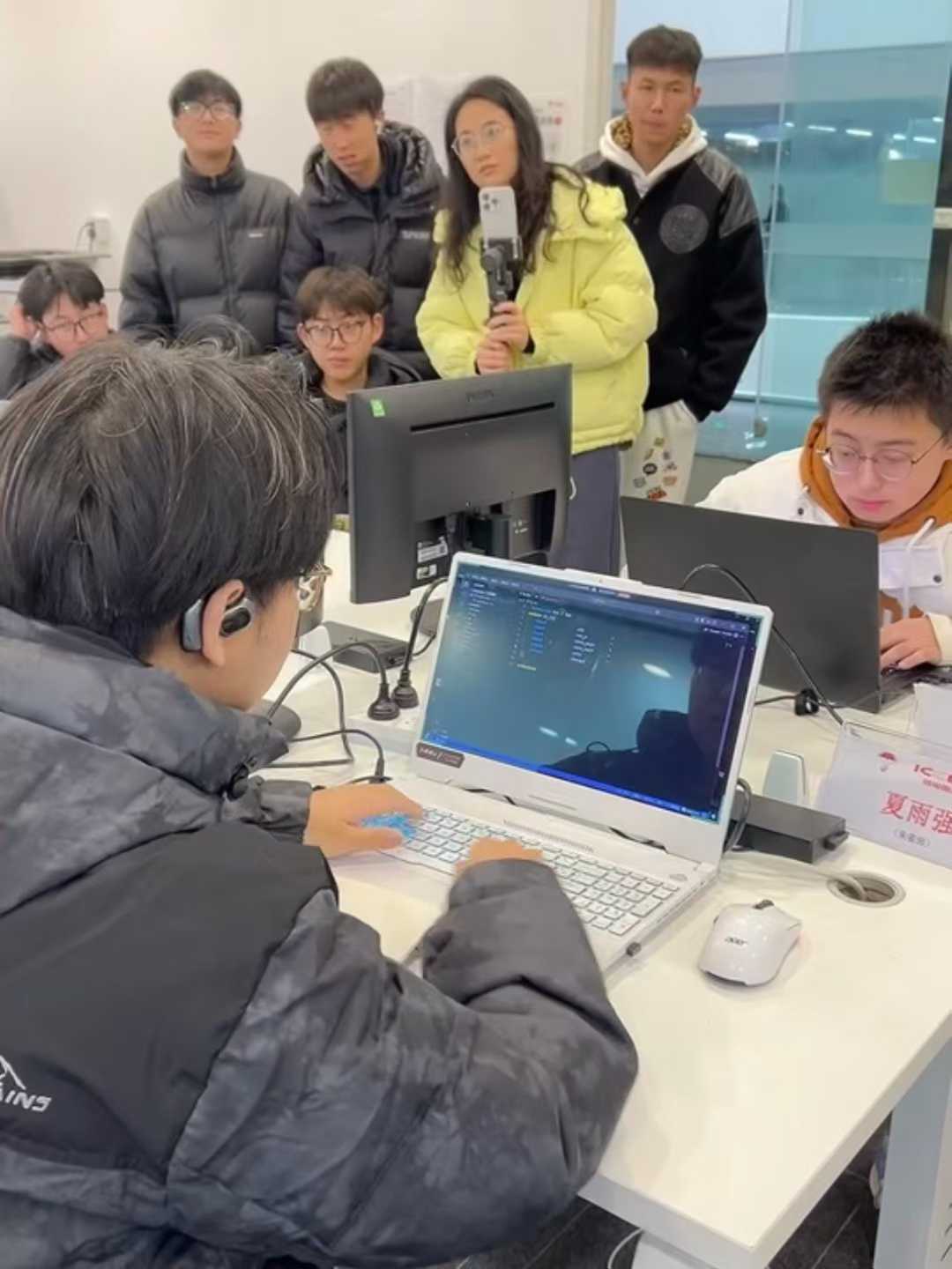 成电国芯FPGA培训小班教学场景